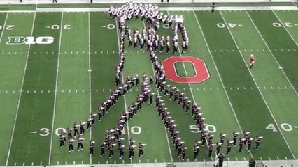 Le Moonwalk de Michael Jackson reproduit par une fanfare universitaire