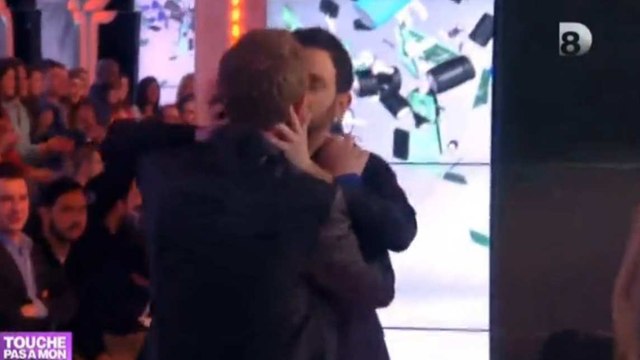 Touche pas à mon poste : Cyril Hanouna et Christophe Hondelatte s'embrassent