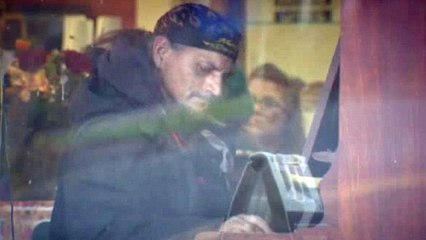 Ce sans-abri possède un talent qui émeut aux larmes