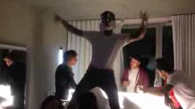 M. Pokora : Son Harlem Shake avec Baptiste Giabiconi et Zaho !
