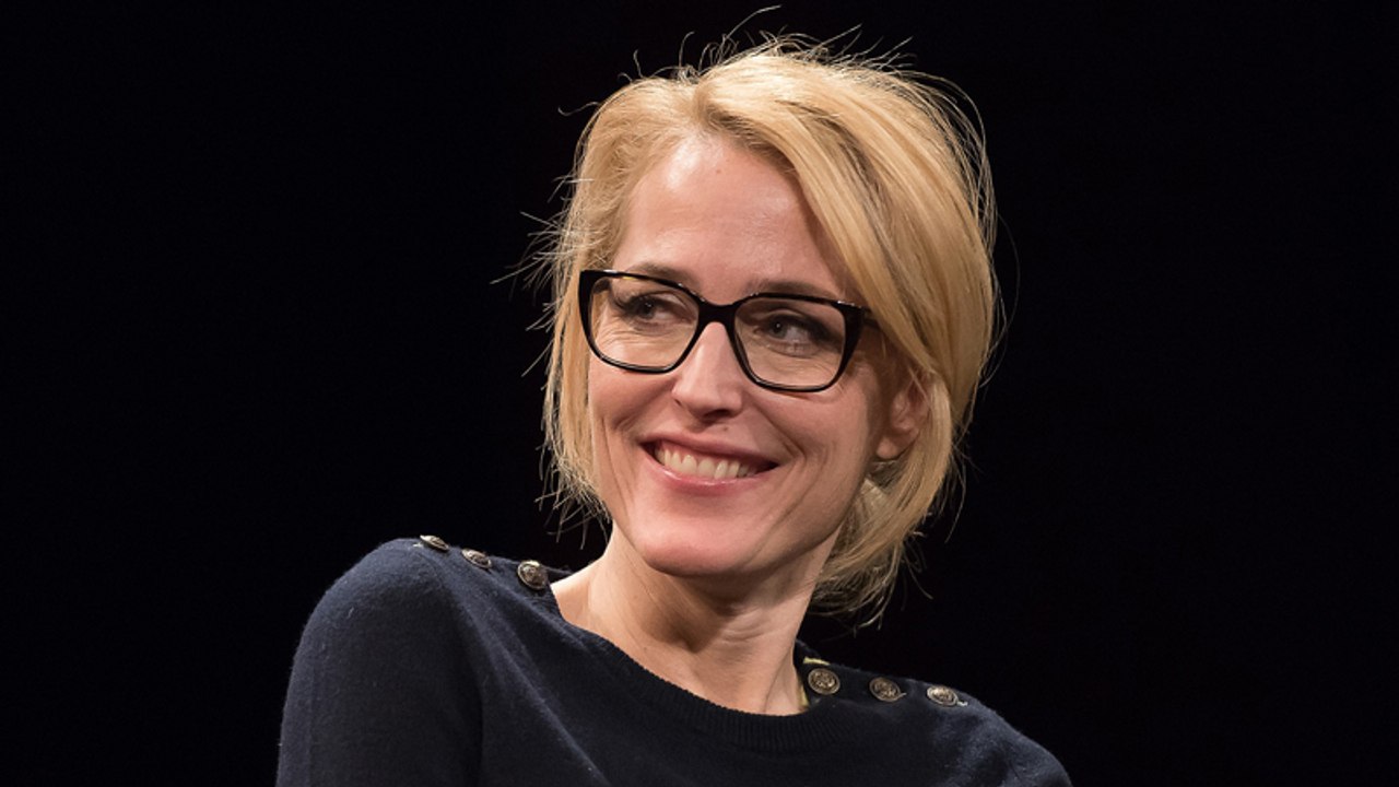 Sexologin Gillian Anderson zeigt, wie Vorspiel Männern richtig Spaß macht!