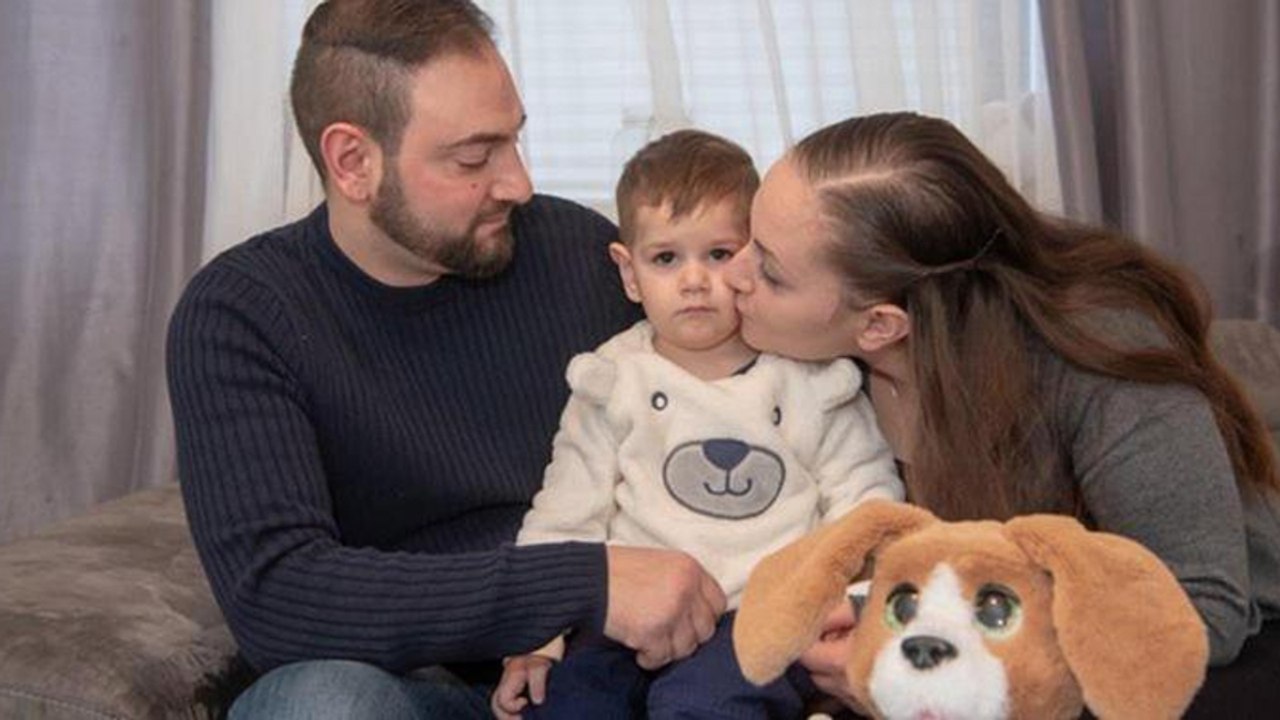 Wenn Kita-Ausflug zum Horror wird: Einjähriger schwimmt kopfüber in eiskaltem Teich