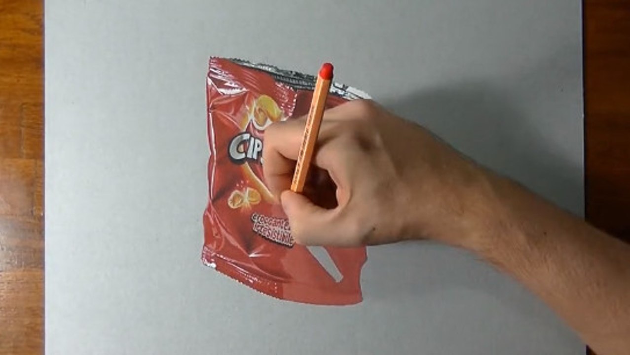 Il dessine un paquet de chips de façon ultra réaliste