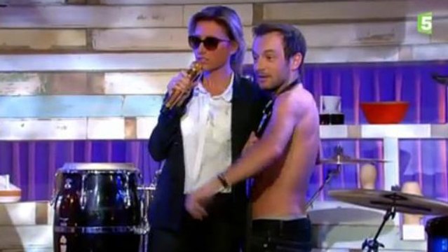 Anne-Sophie Lapix : sa parodie de Blurred Lines de Robin Thicke avec Jérémy Michalak