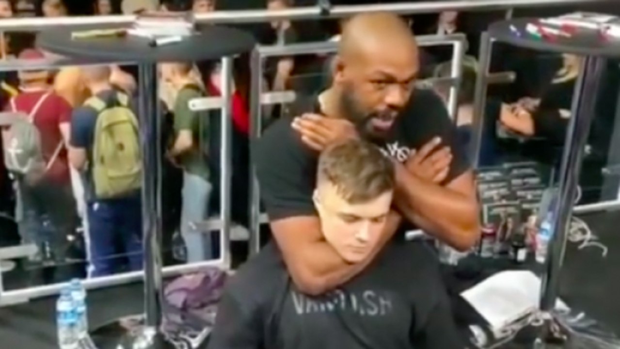 Jon Jones: Diese Bitte bereut sein Fan sehr schnell!