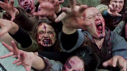 A New-York, des passants se font attaquer par des zombies