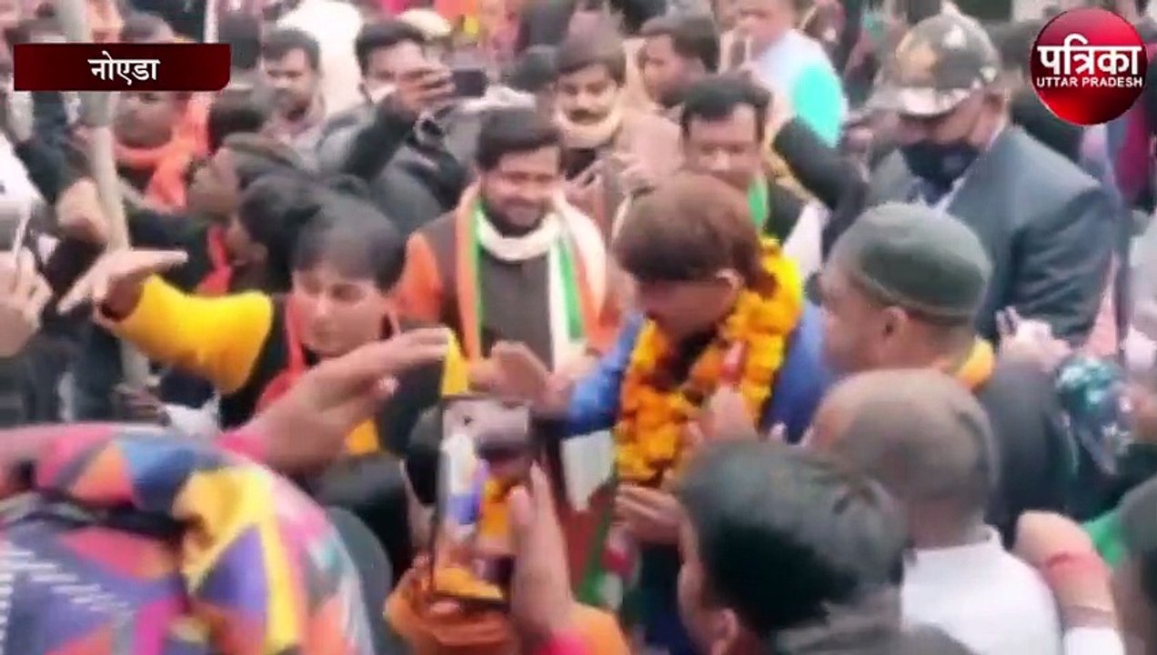 Manoj Tiwari का विरोध, वोटर ने दिखाया जूता, Akhilesh जिंदाबाद के लगे नारे