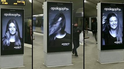 Cette publicité dans le métro Suédois est spectaculaire. Regardez bien