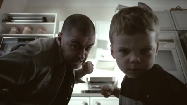 Et si les enfants reproduisaient les comportements adultes, comment réagirions-nous ?