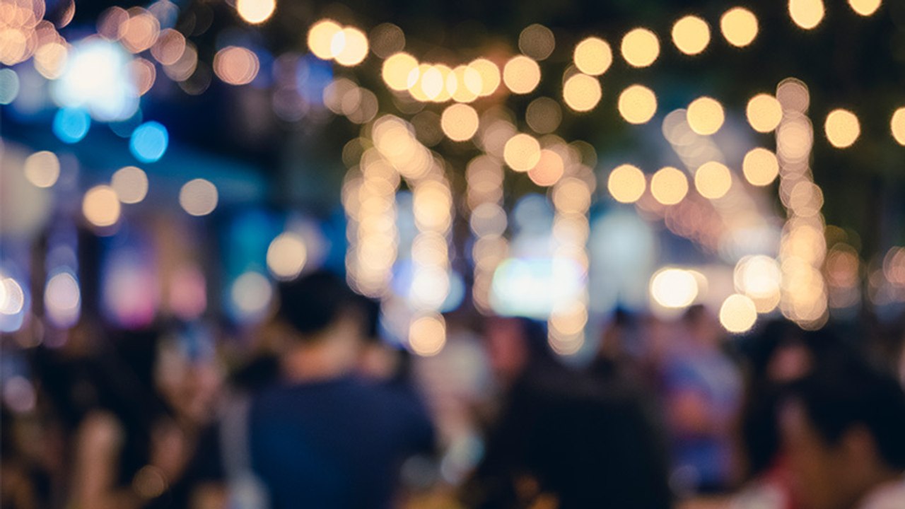 'Sommerhaus der Stars': Während dieser Promi krank im Bett liegt, sind die anderen rücksichtslos am Feiern