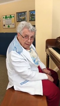 elle joue du piano à 92 ans malgré sa démence