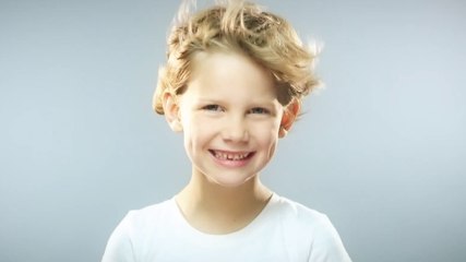 Cette petite fille a réussi à vaincre son cancer. Et elle a fêté cela d'une très jolie manière