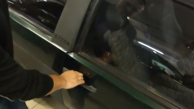 Vous avez laissé vos clés à l'intérieur de votre voiture ? Cette méthode va vous sauver la vie