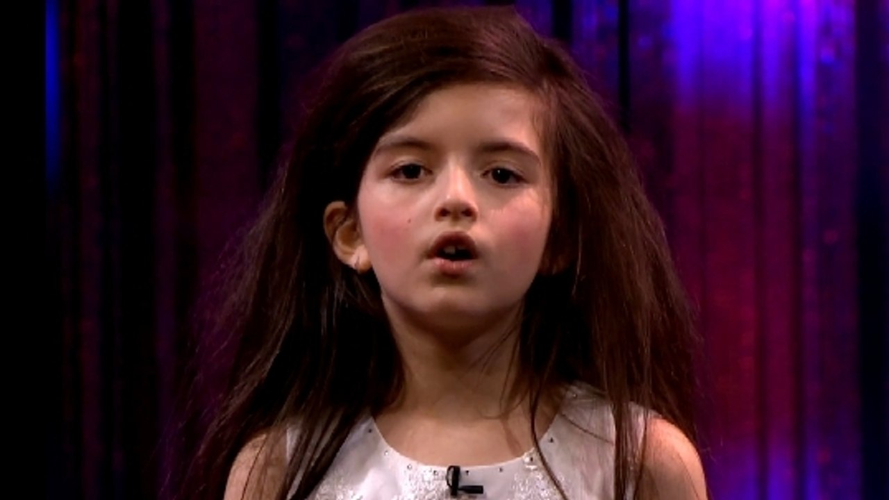 Cette petite fille n'a que 8 ans. Mais elle a une voix incroyable