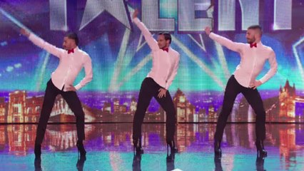 Ces danseurs sont particulièrement agiles. Et ce même sur talons aiguilles