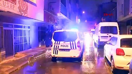 3 katlı binanın bahçesinde göçük oluştu