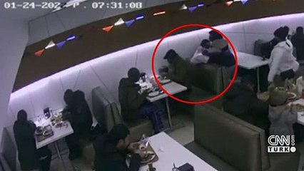 Restoranda içi para dolu çantayı alıp kaçtılar