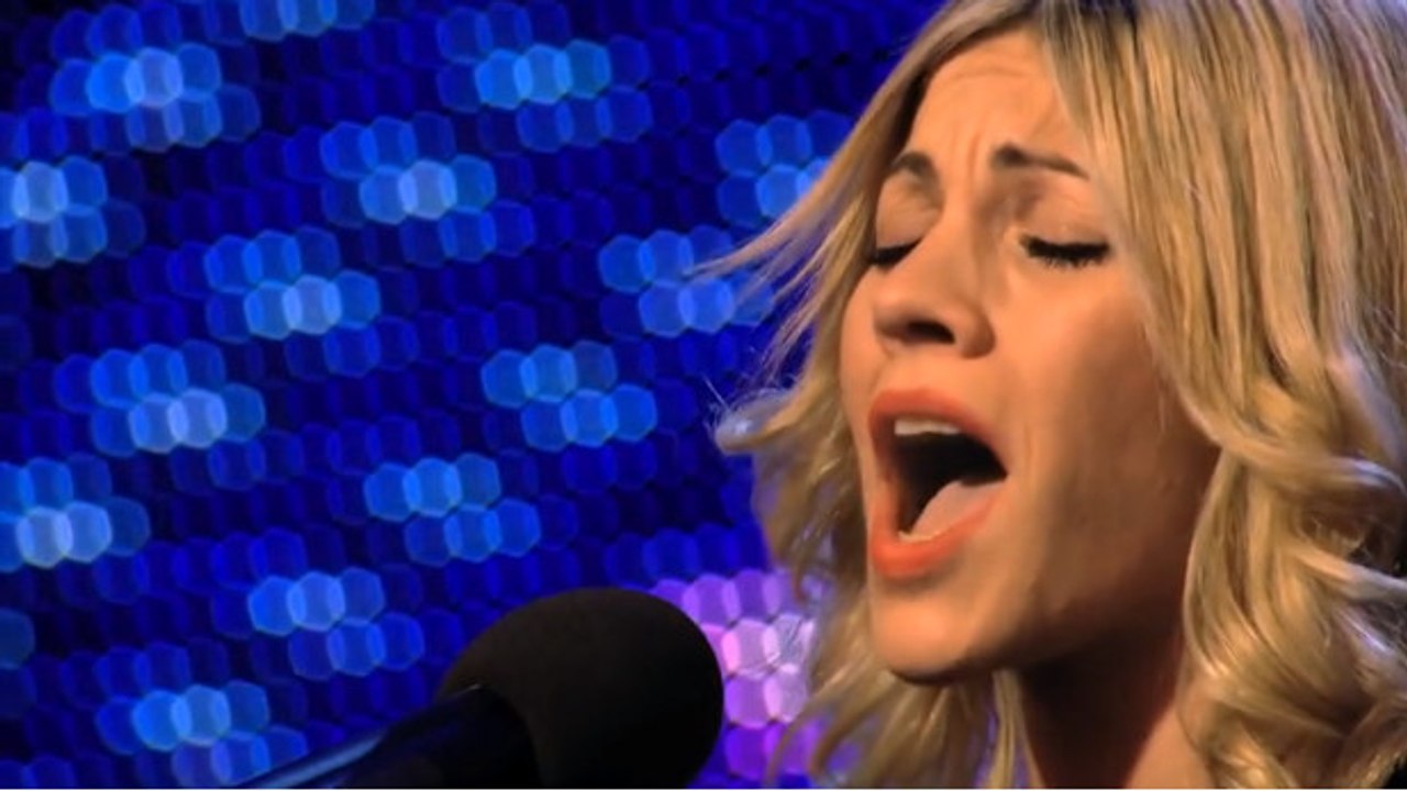 Atteinte d'une maladie grave, cette jeune femme a réalisé son rêve en chantant sur ce plateau de télévision. Et sa prestation en a surpris plus d'un