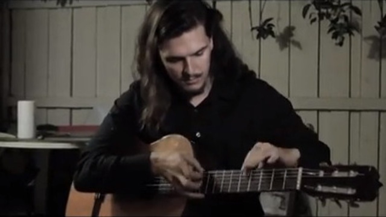 Un chanteur de métal reprend à la guitare Wake me up d'Avicii. Attention, vous allez vibrer