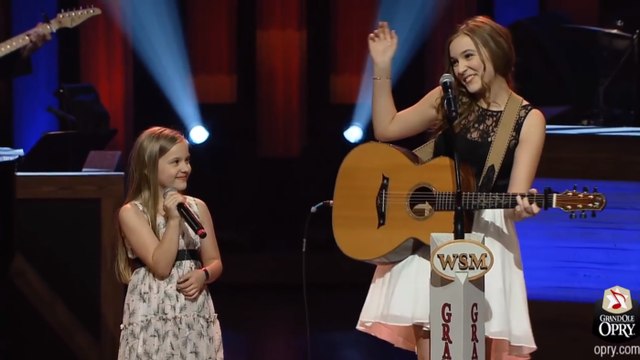 Ces deux soeurs reprennent le hit des Lumineers. Elles vont vous faire craquer