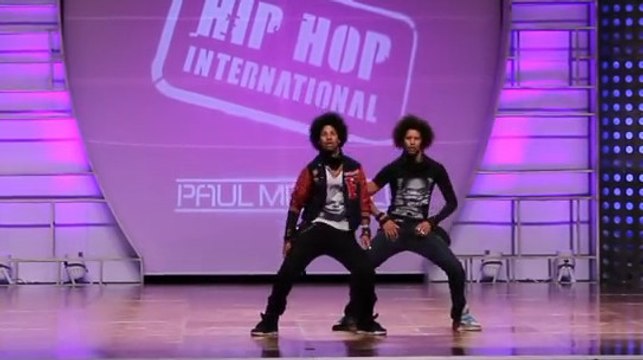 Ces jumeaux réalisent un numéro de hip hop extraordinaire. Attention, talent !