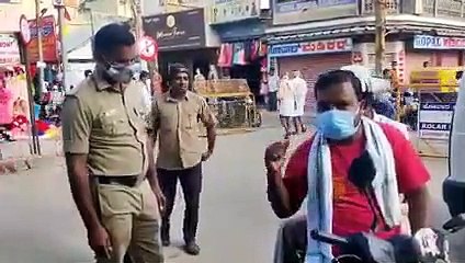 ಪೊಲೀಸರು ಗಾಡಿ ಕೀ ಕಿತ್ತುಕೊಳ್ಳುವುದರ ವಿರುದ್ಧ ಪ್ರತಿಭಟನೆ