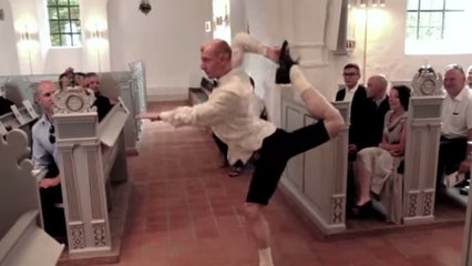 Pour faire de leur mariage un moment unique, ce couple a fait appel à des professionnels. Et aucun invité ne s'attendait à un tel spectacle !
