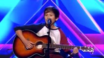 Ce garçon de 14 ans a laissé le jury de X Factor sans voix. Une prestation époustouflante !
