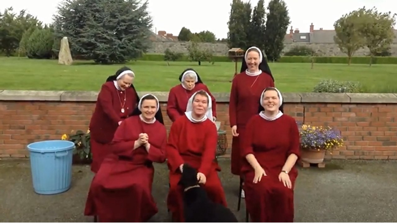 Ces six bonnes sœurs ont décidé de s'amuser tout en faisant une bonne action. Leur Ice Bucket Challenge va vous faire halluciner !