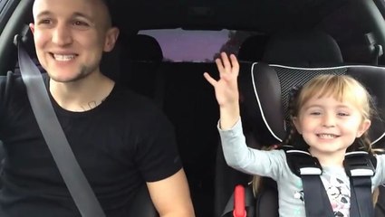 Cette fillette et son papa se lancent dans une interprétation de La Reine des Neiges. Le résultat est adorable !