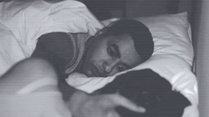 Ces hommes se sont couchés à côté de leur femme. Mais une grosse surprise les attend au réveil !