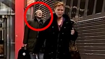 Un cameraman filme un homme qui vient de rater son train en direct. Sa réaction est à mourir de rire !