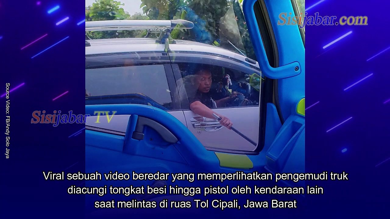 Video Viral Pengemudi Arogan Acungkan Tongkat dan Pistol ke Supir Truk di Tol Cipali