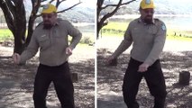 Malgré les apparences, ce garde forestier est un vrai pro de la danse. Un talent bluffant !