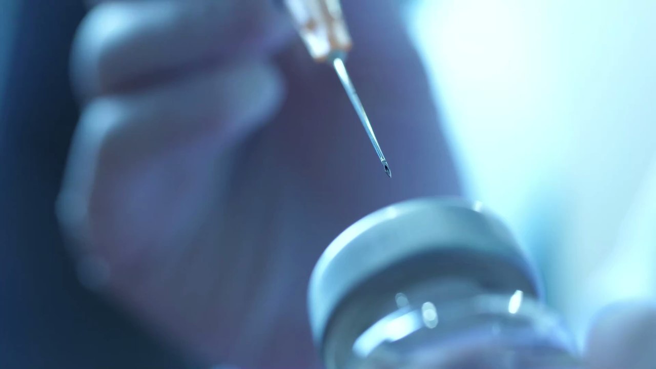 Corona-Durchbruch: Dieser neue Impfstoff greift auch bei älteren Menschen