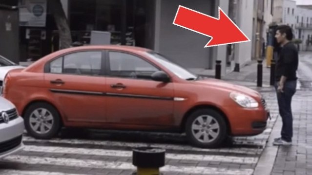 Ce piéton en avait marre que les voitures s'arrêtent sur le passage clouté. Il leur a donné une bonne leçon