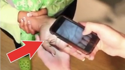 Cette blague est géniale ! A tenter sur quelqu'un qui a la phobie des araignées...