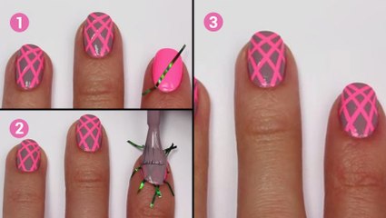 Ce nail art rose néon est idéal pour une dose de couleur. Le tout de façon originale !