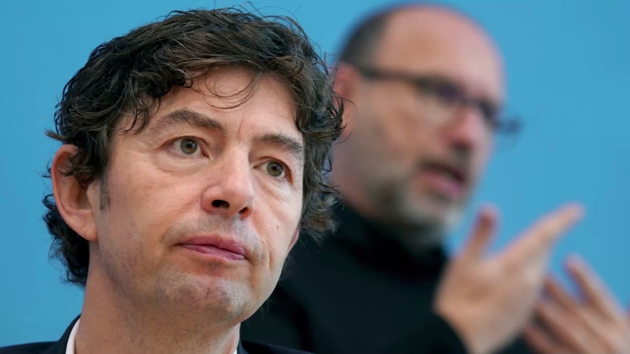 Anwalt entlarvt Corona-'Lüge' von Virologe Christian Drosten