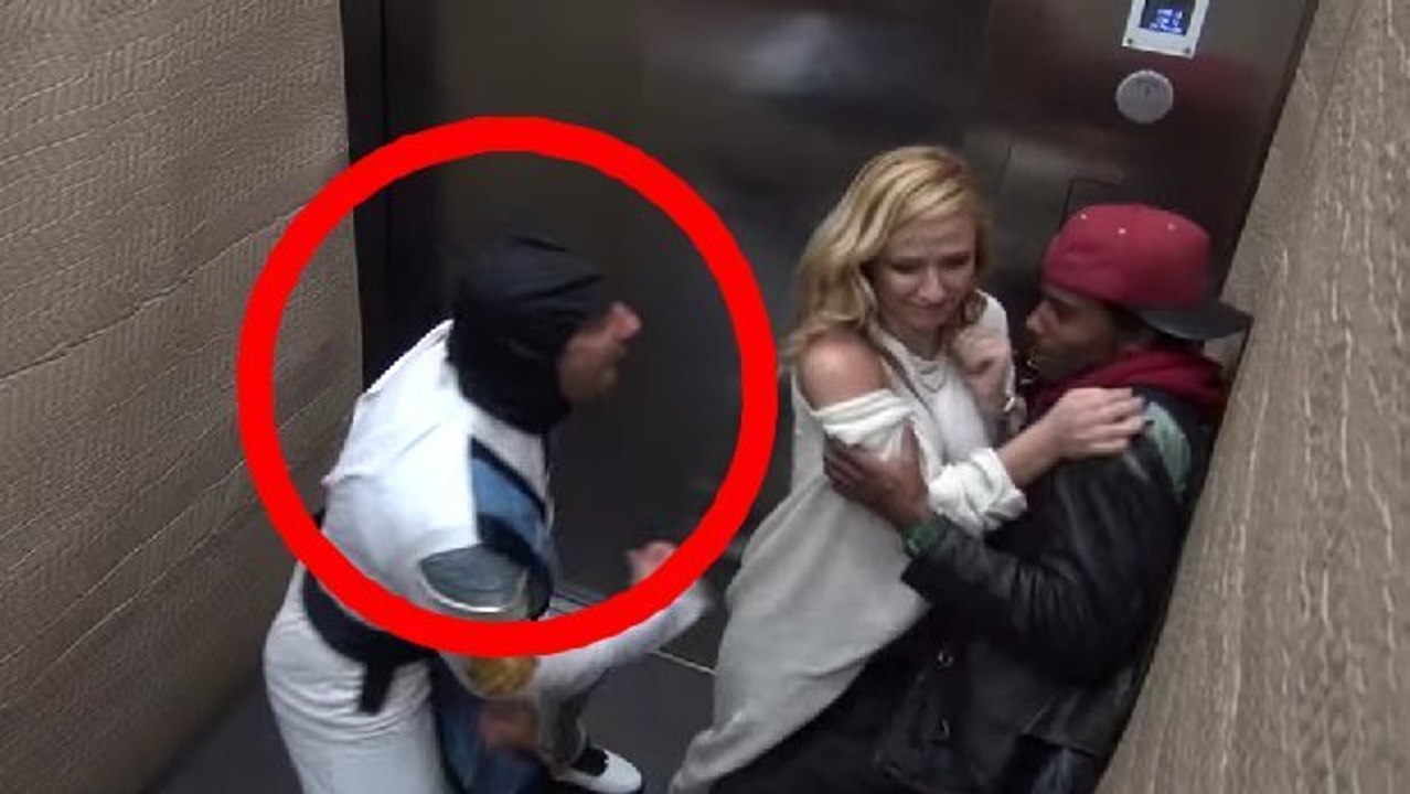 Ces gens ont fait une drôle de rencontre dans l'ascenseur. Comment vont-ils réagir ?