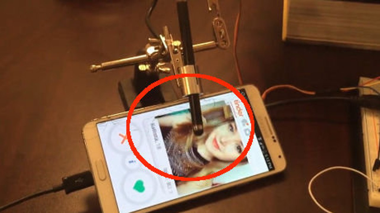 Ce mec a trouvé un drôle de moyen d'utiliser Tinder. Vous n'allez pas en revenir