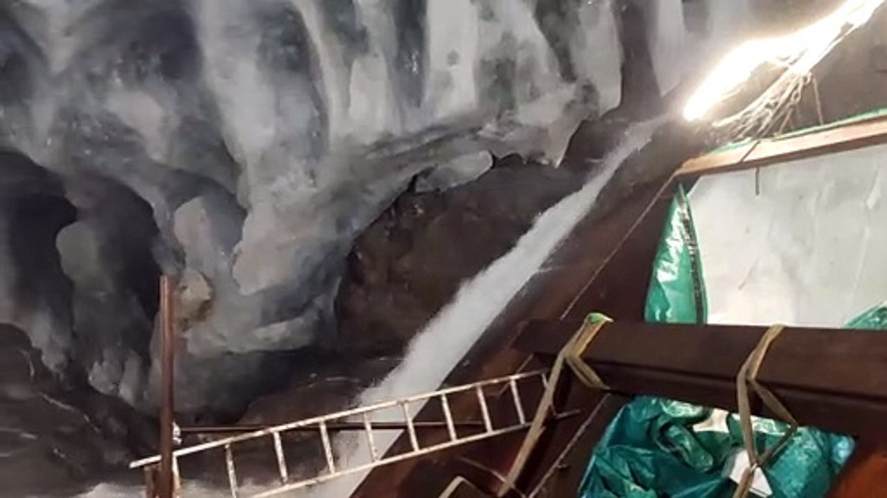 Une centrale hydroélectrique sous le glacier de Chamonix