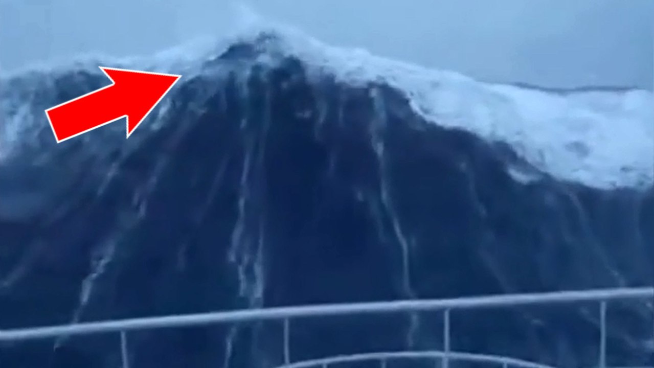 Les passagers de ce bateau ont affronté des vagues gigantesques. Vous n'allez pas en revenir
