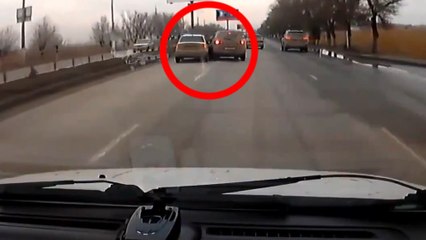 Elle a croisé son ex avec une autre fille sur la route. Sa réaction ne se fait pas attendre