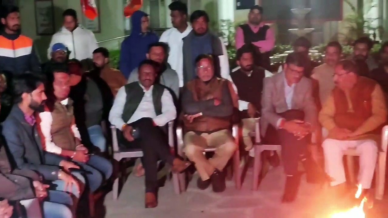 नाथी का बाड़ा लिखने वालों को पकड़ने भाजपा मुख्यालय पहुंची पुलिस