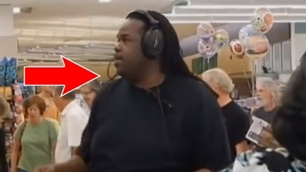 Ce mec s'est mis à chanter du gospel dans un magasin. La suite est magique