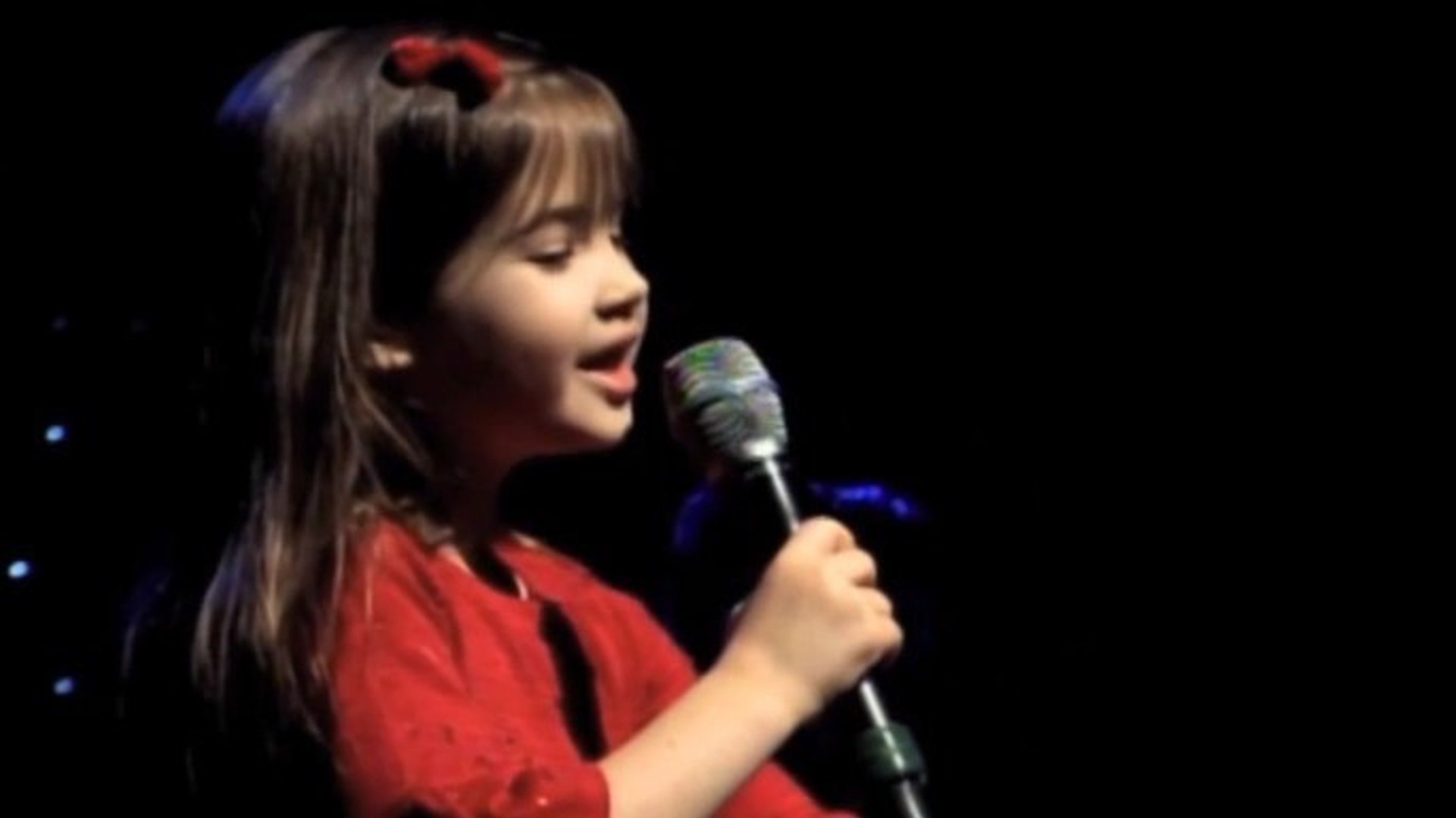 Découvrez le talent de cette petite fille de 3 ans qui joue très bien au  piano. - Vidéo Dailymotion