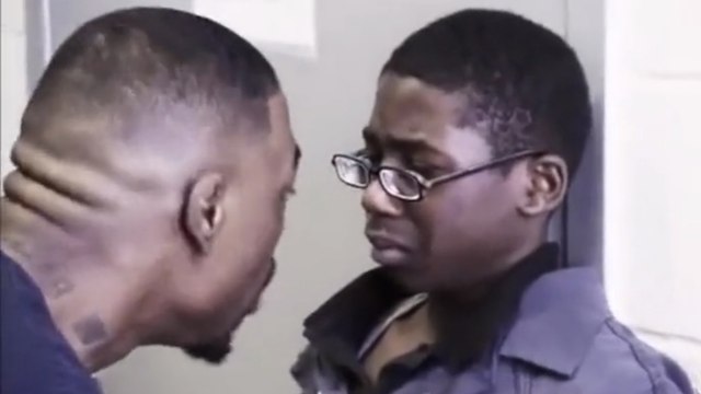 Lors d'une visite en prison, cet ado difficile va prendre une leçon de vie