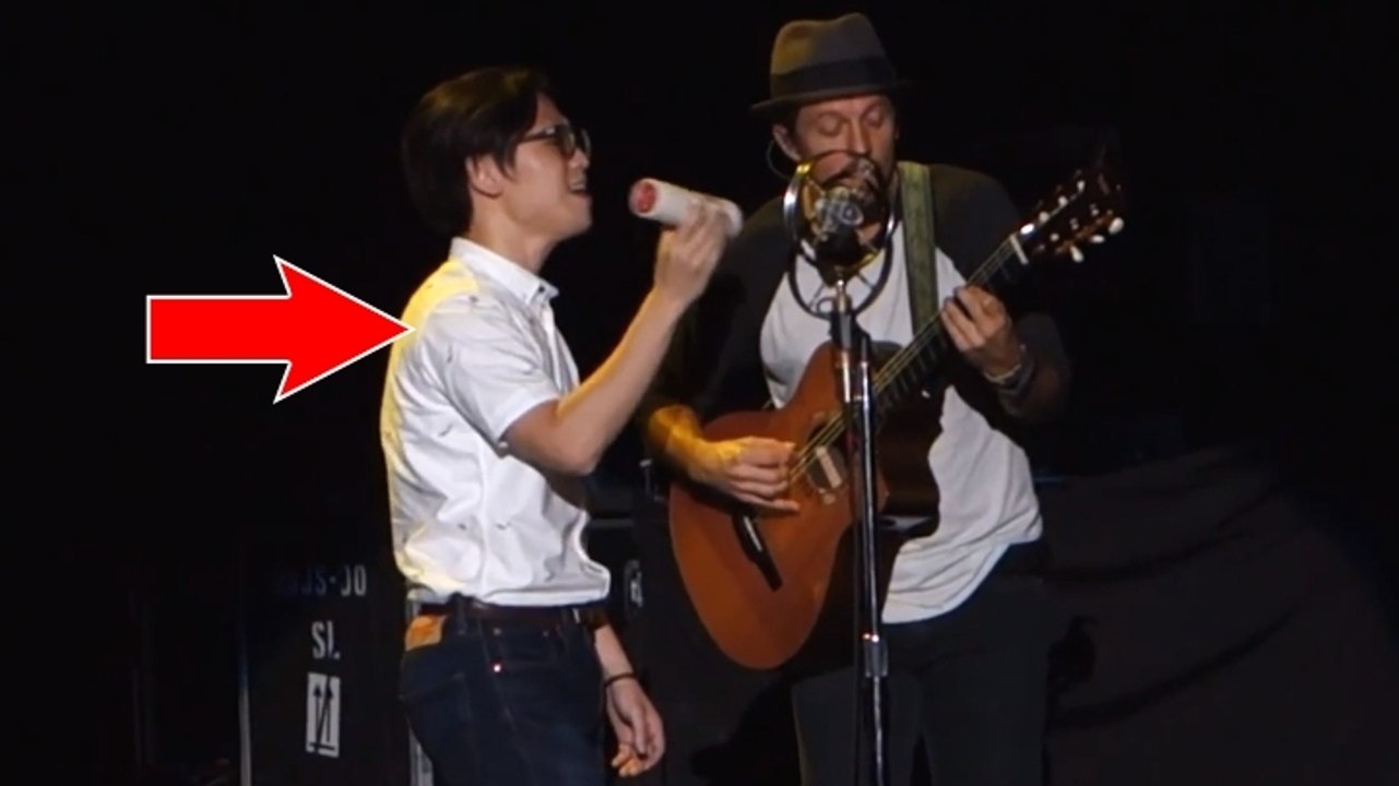 Le chanteur Jason Mraz a invité un fan sur scène. La suite est magique