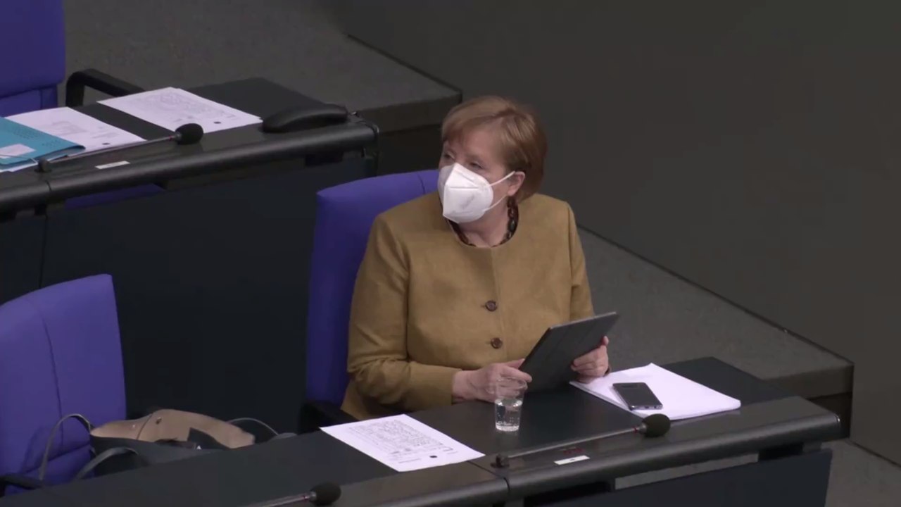 Doch keine Ruhetage: Merkel beugt sich der Kritik und stoppt Oster-Beschlüsse!